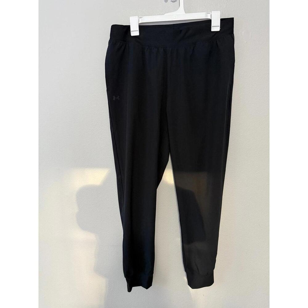 Under armour women’s joggers size large look and feel new